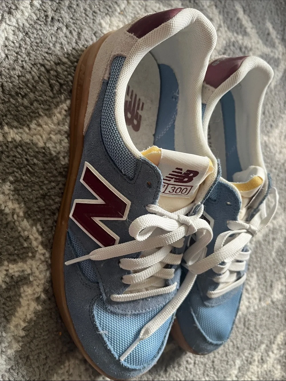 New Balance CT300 Light Blue Suede & Mesh Sneakers with Maroon Men’s 8.5 - Picture 2 of 8